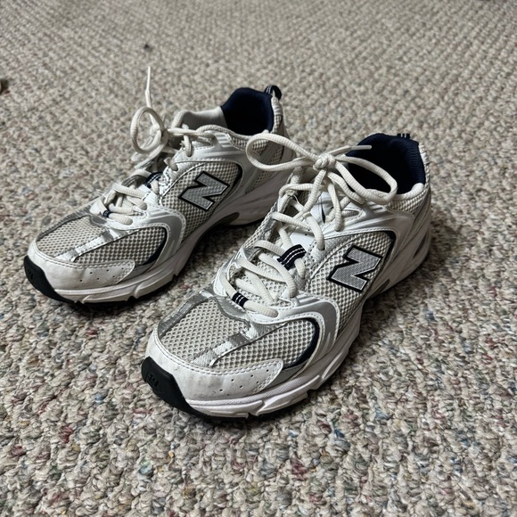 New Balance 530 - Picture 1 of 9